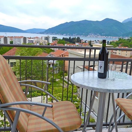 Tivat Apartments Luaran gambar