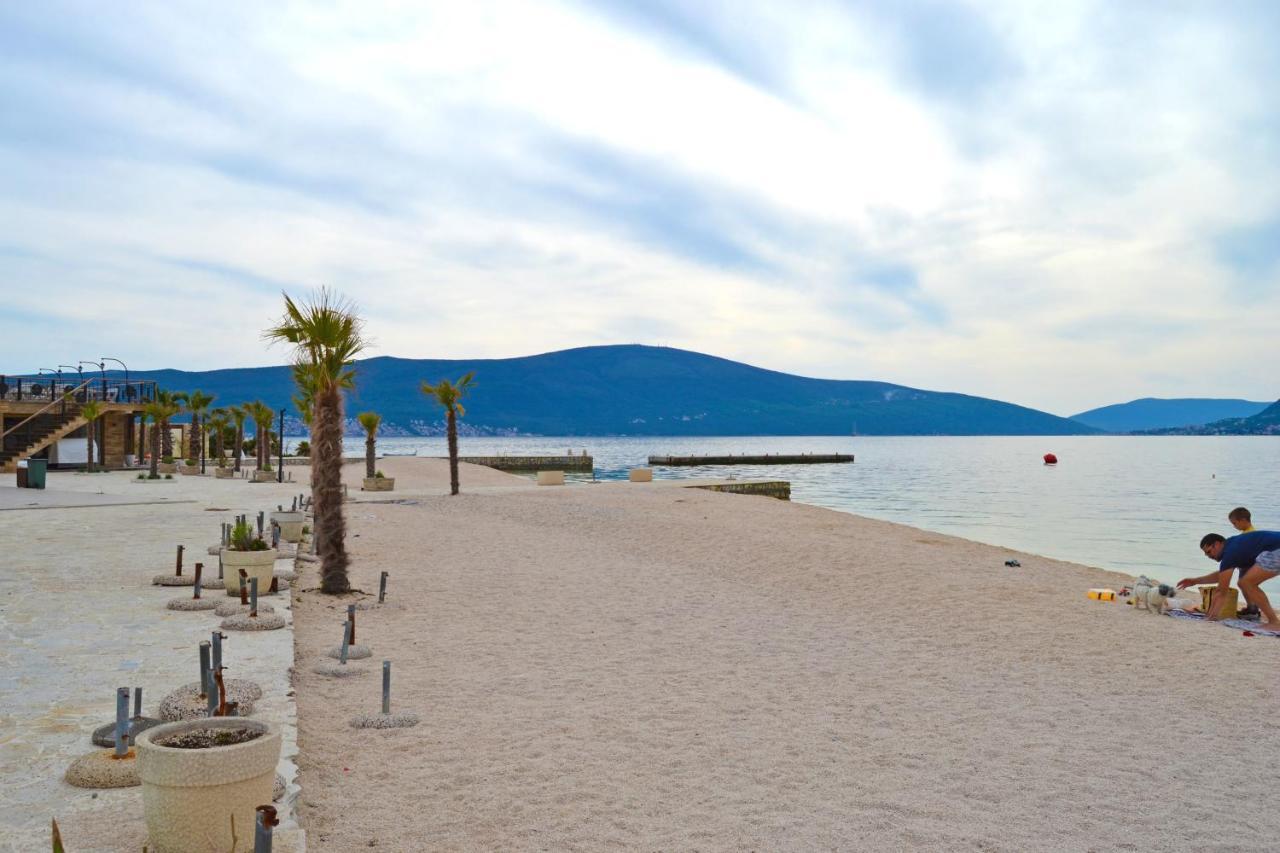 Tivat Apartments Luaran gambar