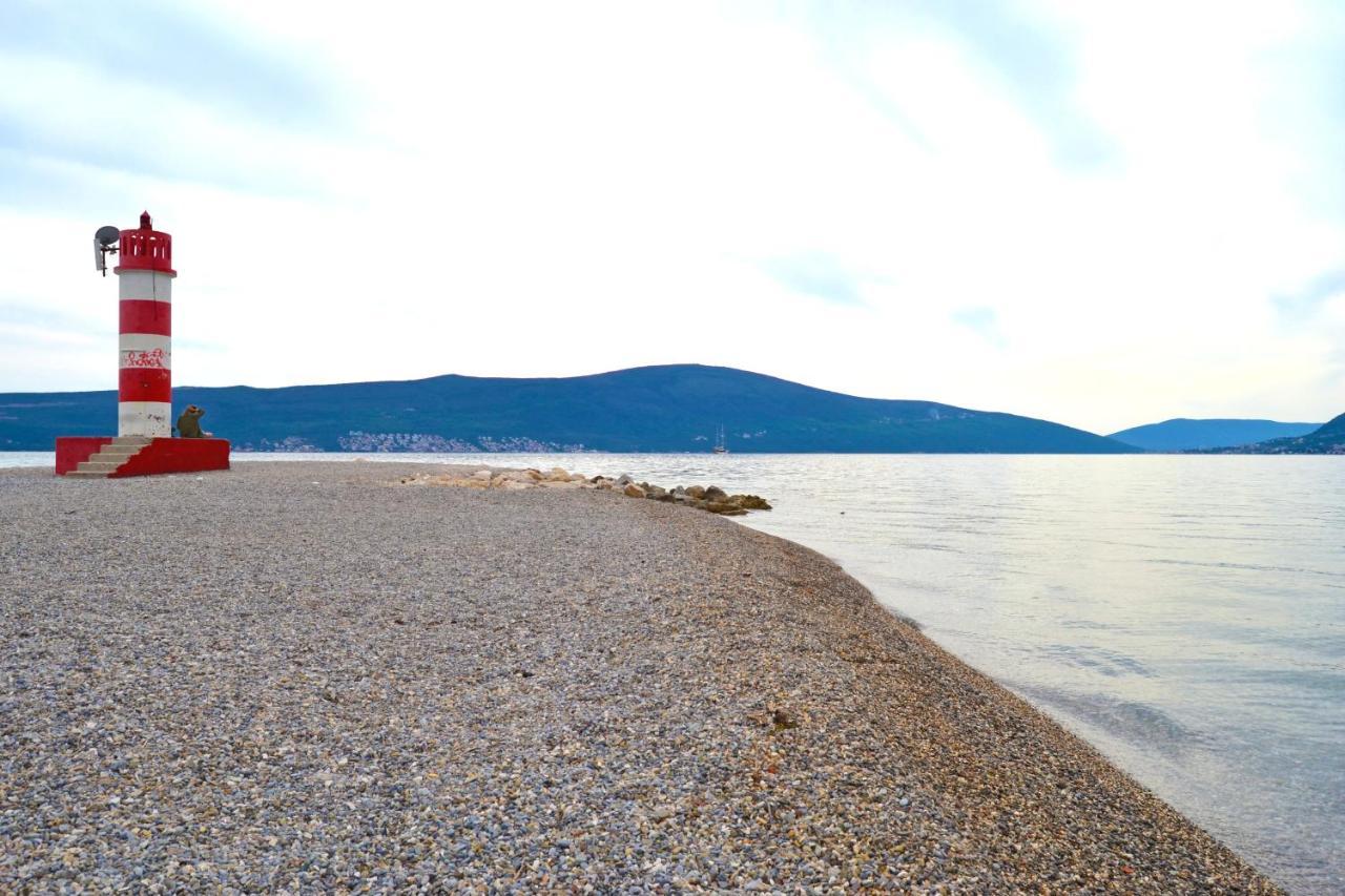Tivat Apartments Luaran gambar