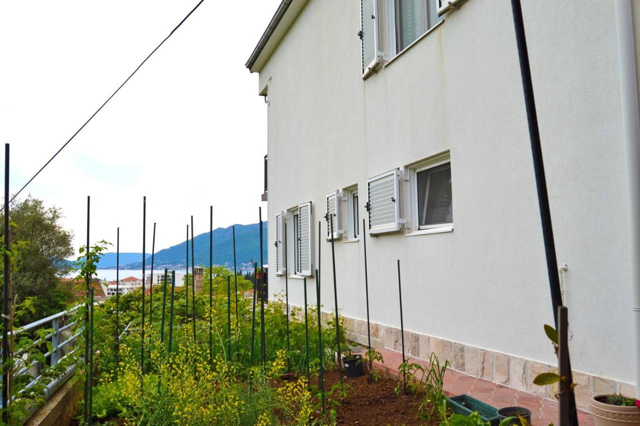 Tivat Apartments Luaran gambar