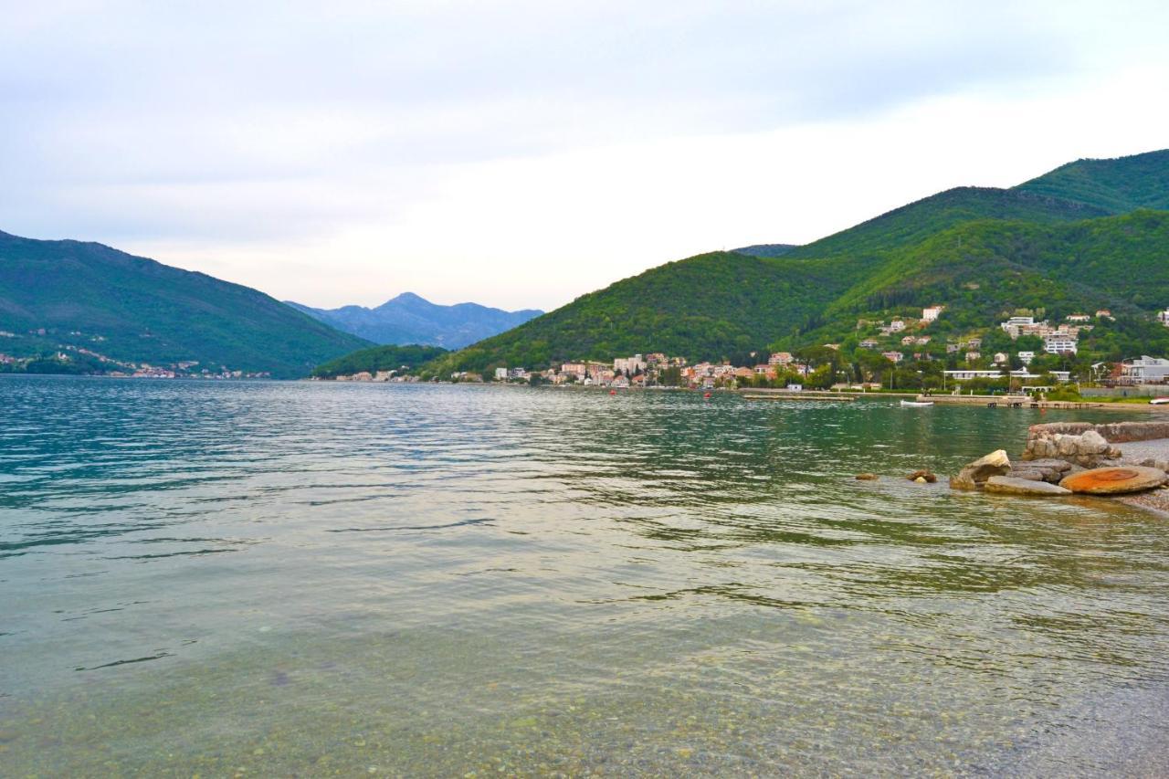 Tivat Apartments Luaran gambar