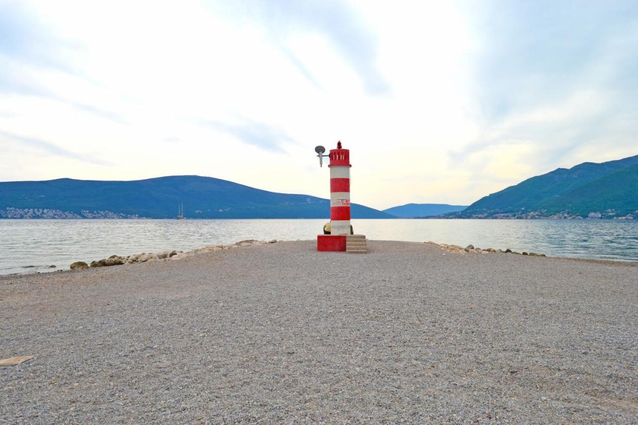 Tivat Apartments Luaran gambar