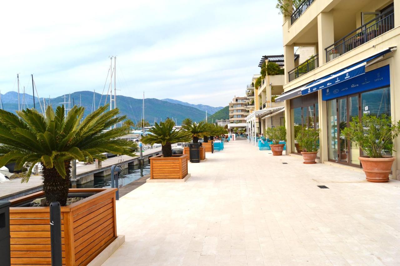 Tivat Apartments Luaran gambar