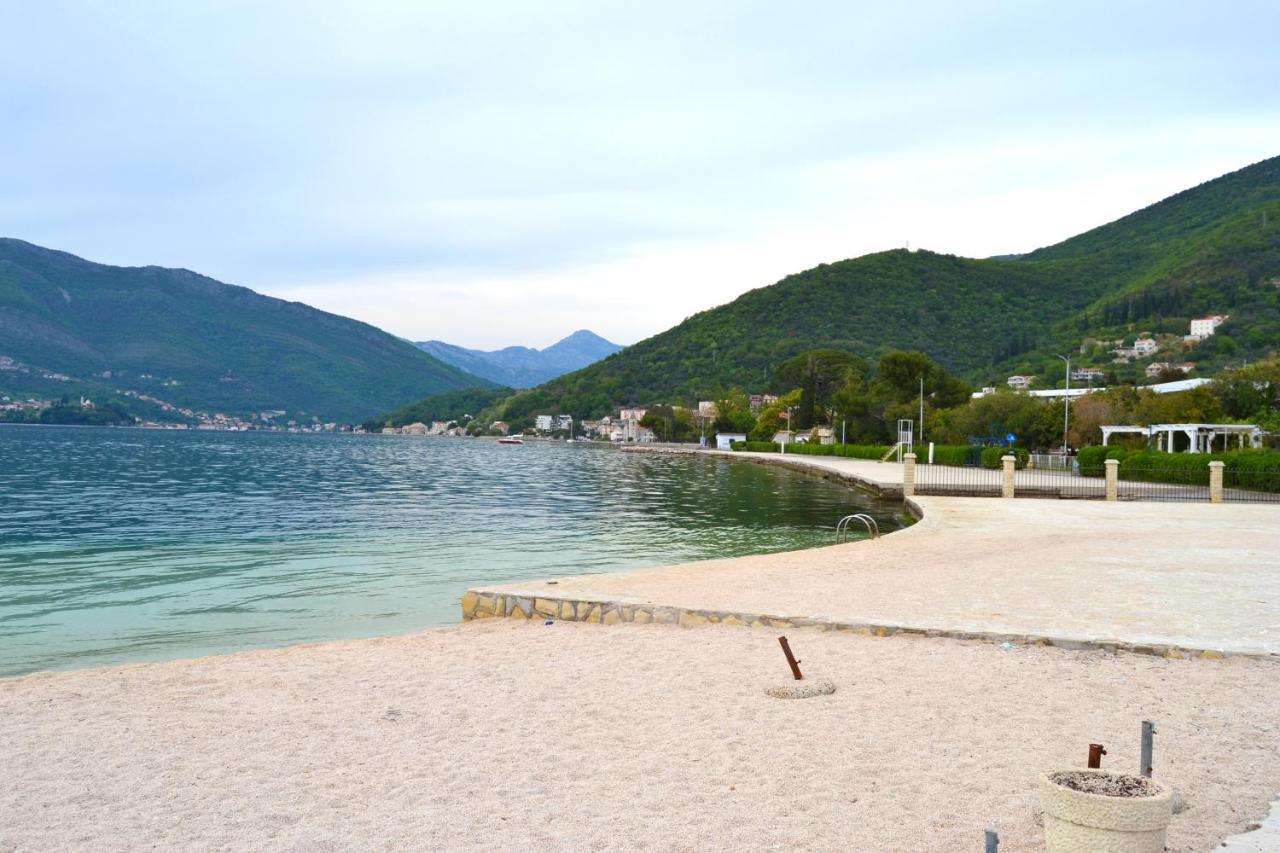 Tivat Apartments Luaran gambar