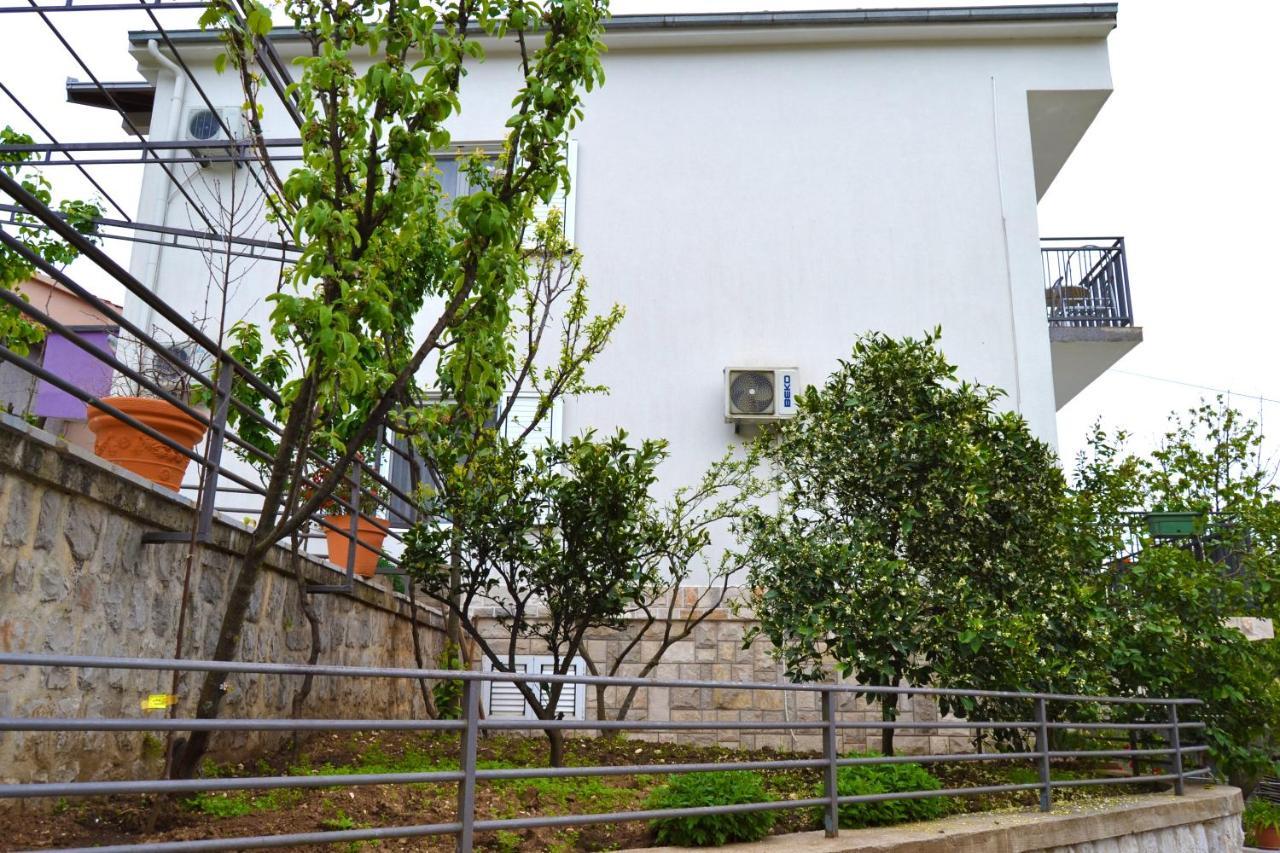 Tivat Apartments Luaran gambar