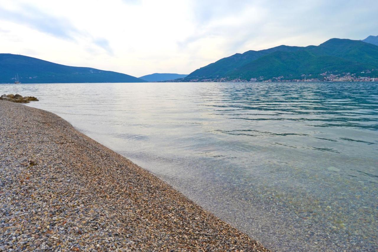 Tivat Apartments Luaran gambar